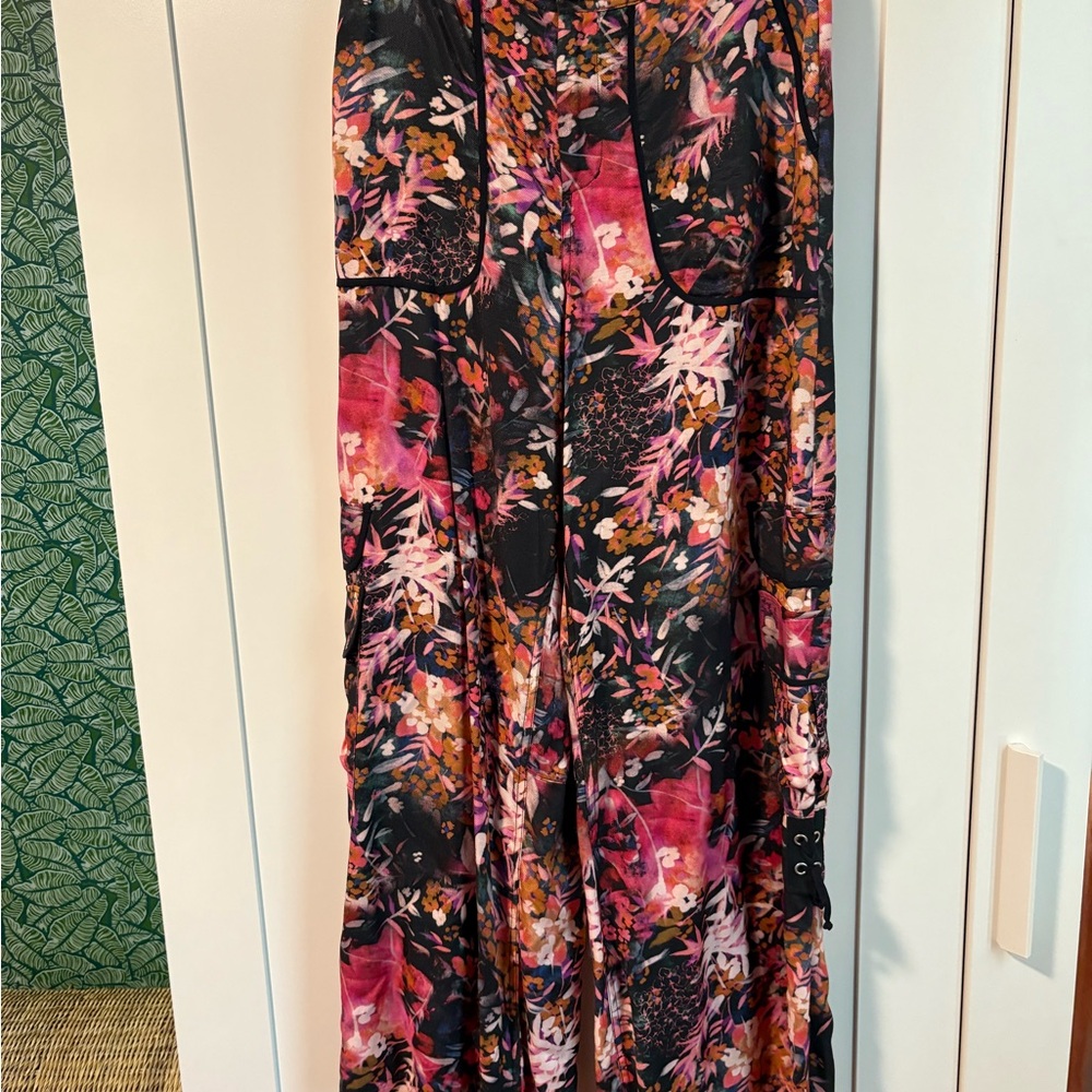 Floral Women's pants  - Pink and Black